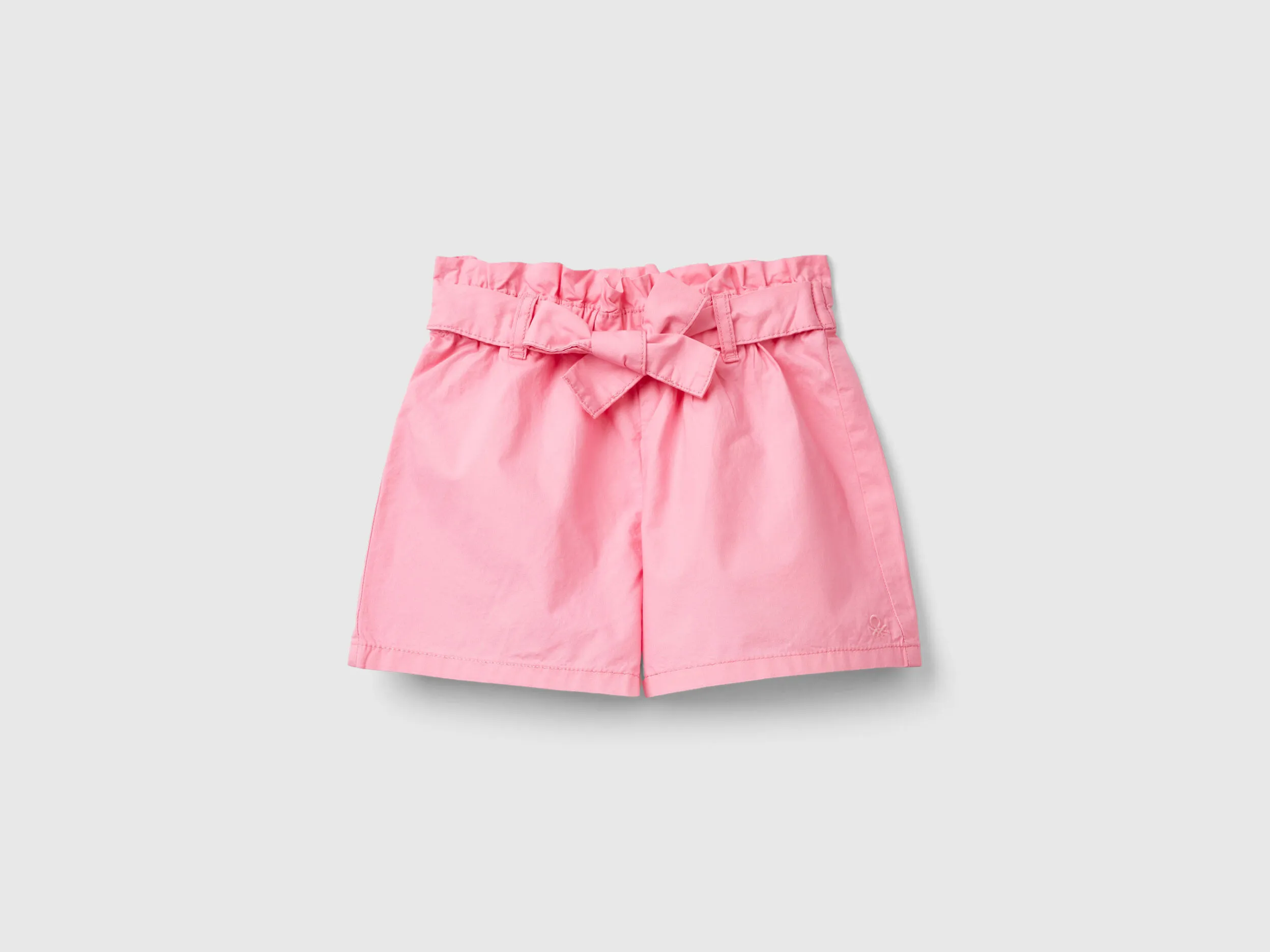 Bermudas con fajín
