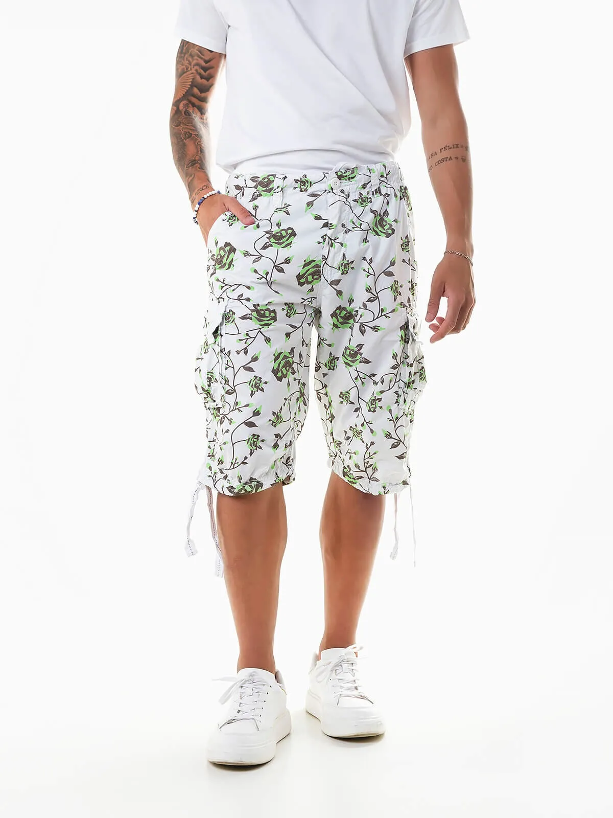 Bermudas sarga blancas con flores