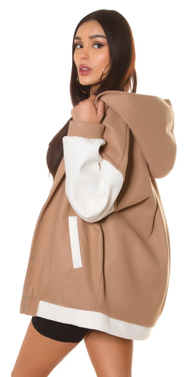 Chaqueta oversize bicolor y capucha